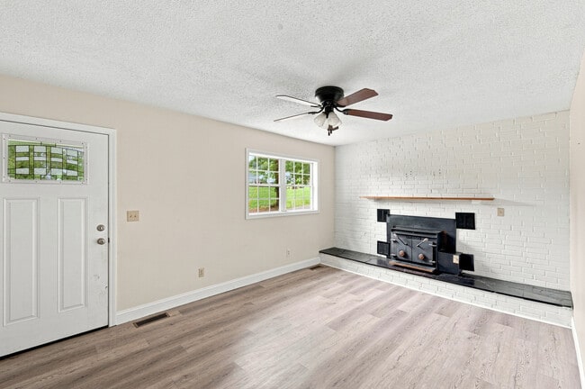 Building Photo - 108 Langford Ln