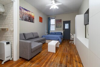 Building Photo - 250 E 82nd St