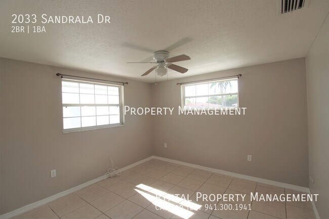 Building Photo - 2033 Sandrala Dr