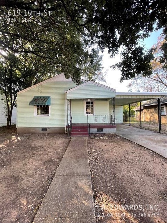 Photo - 619 19th St-