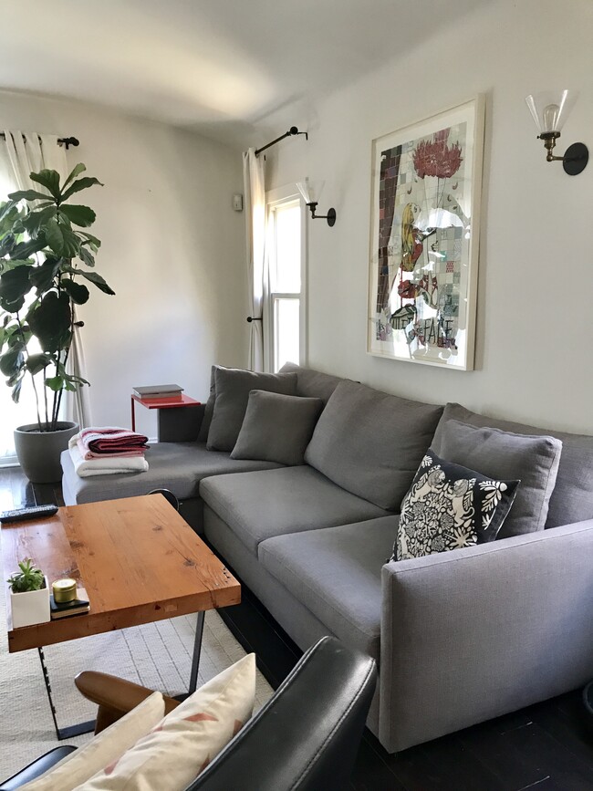 Living Room - 440 N Alta Vista Blvd