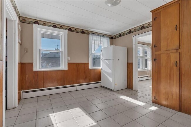 Foto del edificio - 1070 Main St