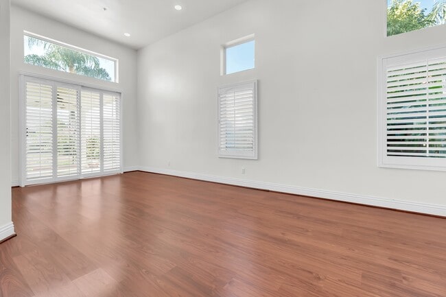 Photo - 29767 Southwood Ln House