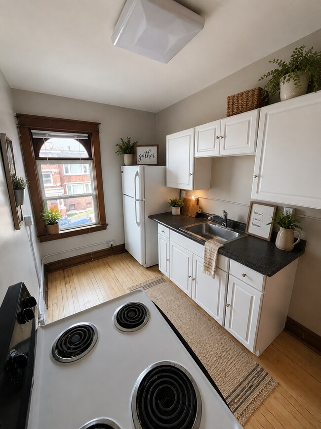 Foto del edificio - 214-216 N 2nd Ave E