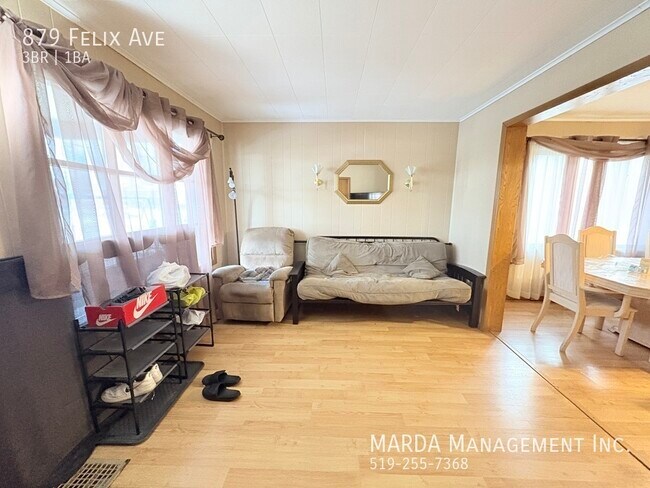 Photo du bâtiment - COZY 3 BED/1 BATH HOME - WALKING DISTANCE TO UOFW + UTILITIES