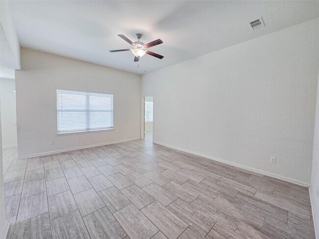 Building Photo - 332 Lone Mountain Dr