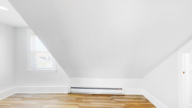Foto del edificio - Avl June/July - sunny top floor 2BR near d...