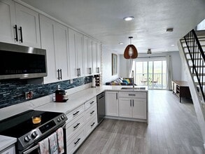 Building Photo - 1111 Seacoast Dr