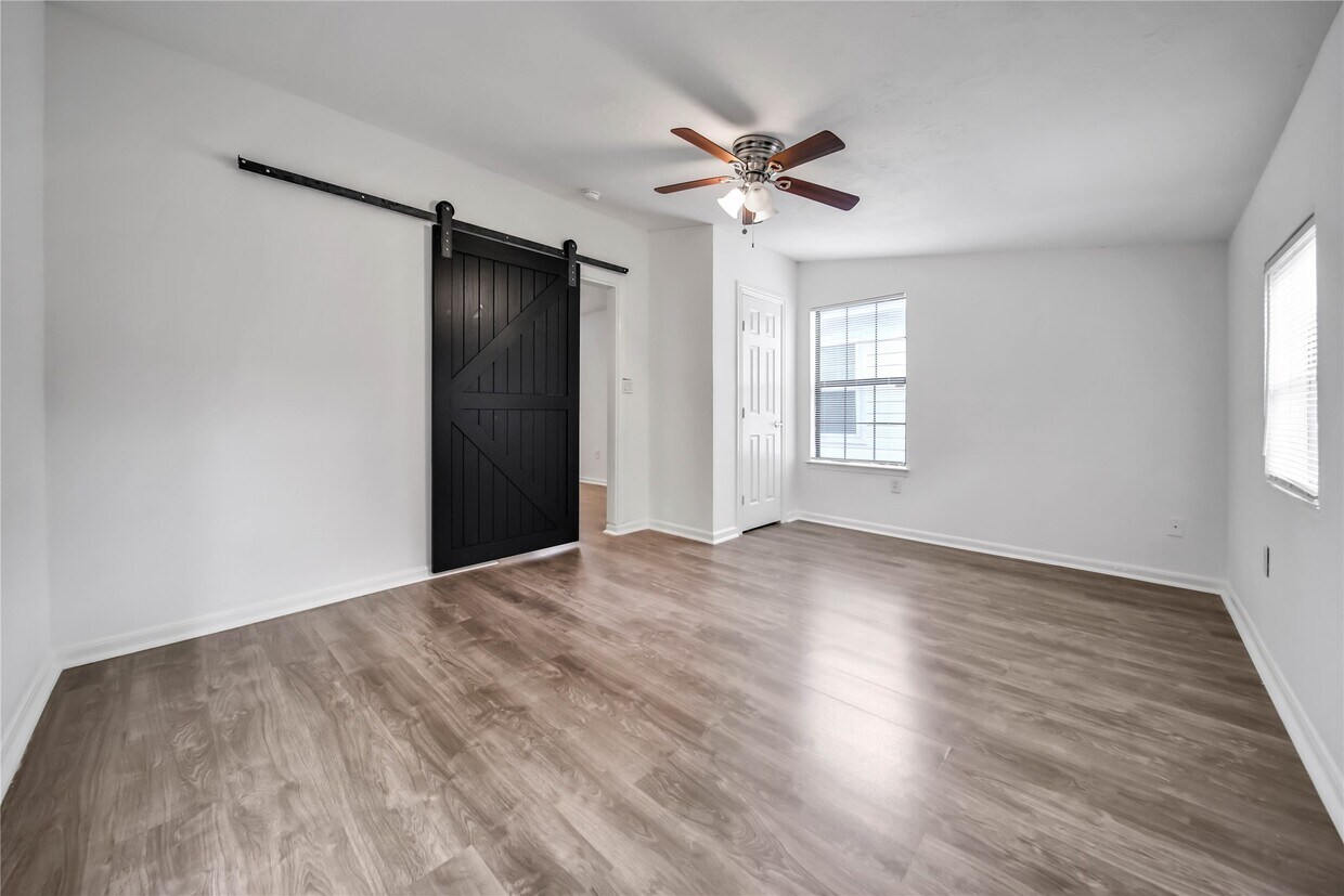 Foto del edificio - 1710 Shelby St