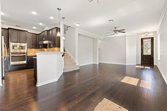 Foto del edificio - 506 Hummingbird Ln