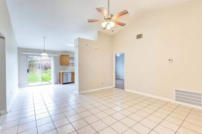 Building Photo - 7002 Colony Loop Dr