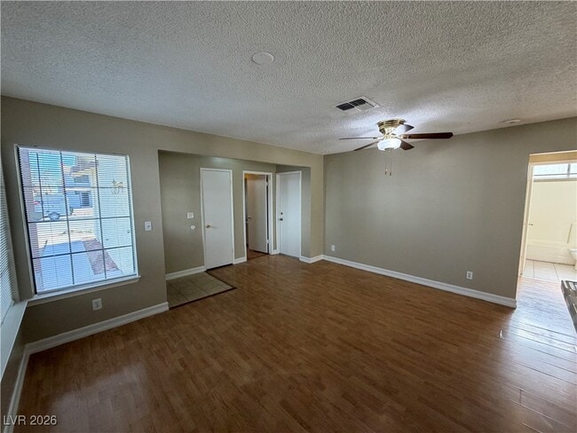 Building Photo - 1912 Harvest Dr