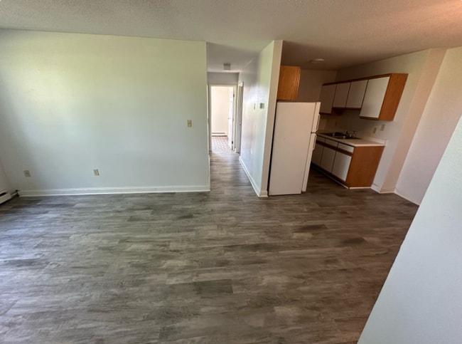 Building Photo - 1516 1st St E