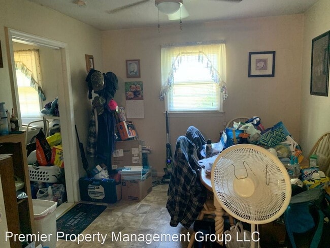 Building Photo - 3 br, 1.5 bath House - 13158 James Madison...