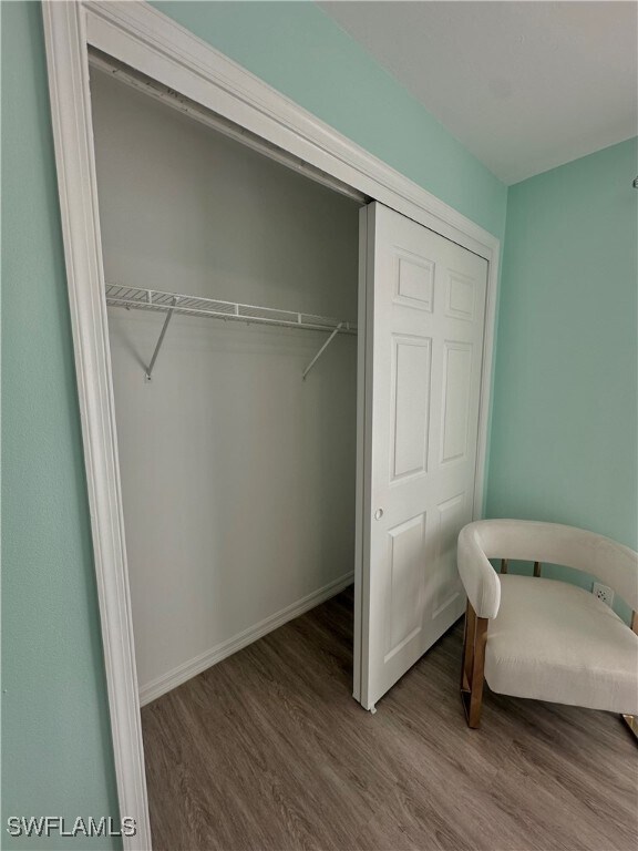 Building Photo - 9828 Luna Cir