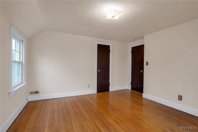 Foto del edificio - 21 Waverly Ave