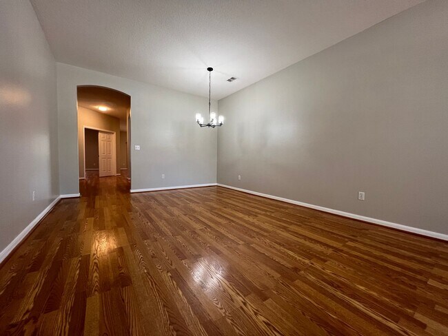 Building Photo - Beautiful 4/2 home in Apopka ~ Fenced In Y...