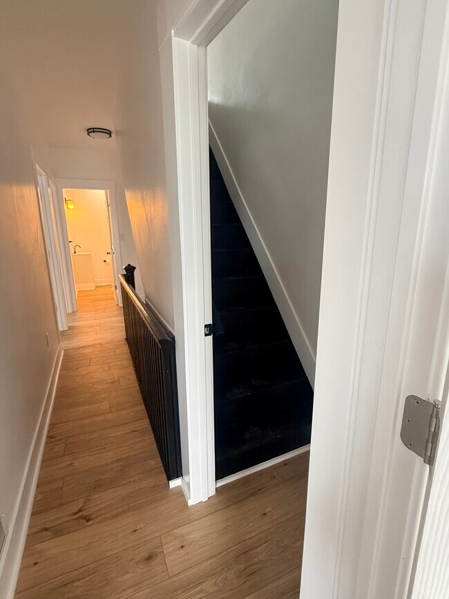 Building Photo - 908 Mount Rose Ave