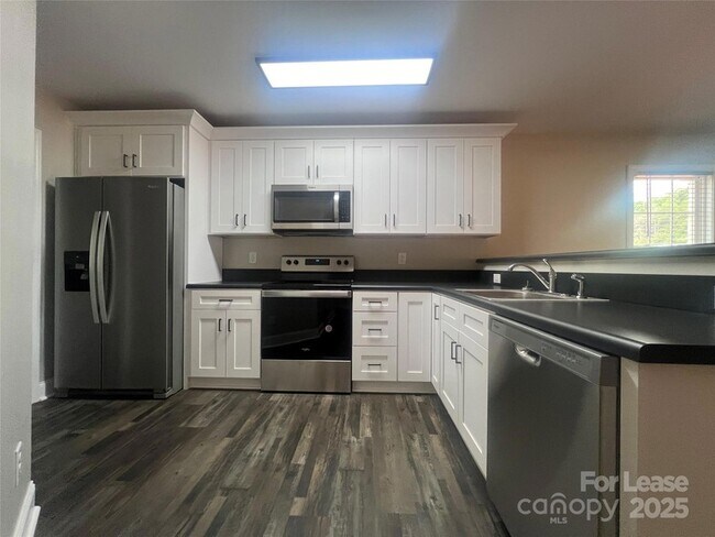 Foto del edificio - 2775 S US 321 Hwy