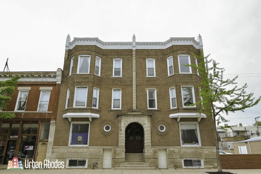 Foto principal - 2145 W Chicago Ave