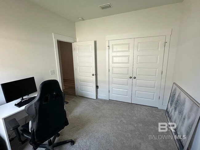 Building Photo - 16863 Fedora Dr