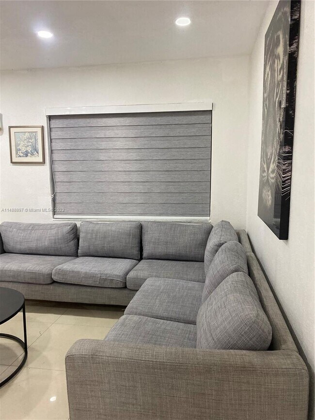 Foto del edificio - 2340 NW 155th St