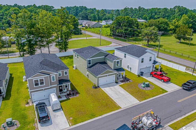 Foto del edificio - 811 Dusty Pine Way