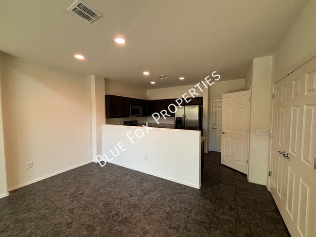 Building Photo - 4170 N Thurston Ln