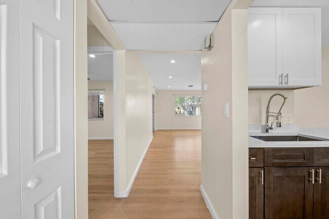 Foto del edificio - 830 SW 9th St Cir