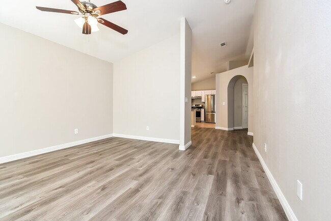Foto del edificio - 3921 Marble Mountain St