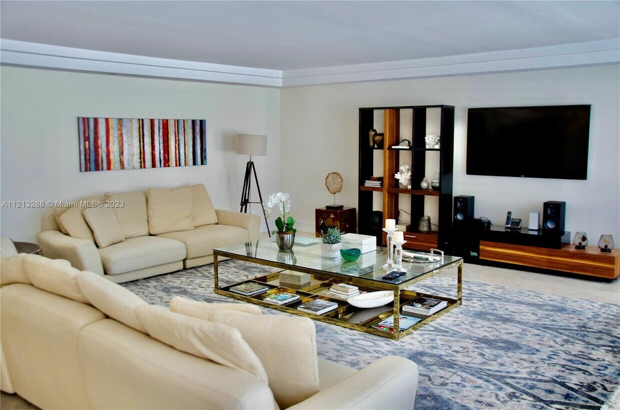 Foto principal - 600 Grapetree Dr