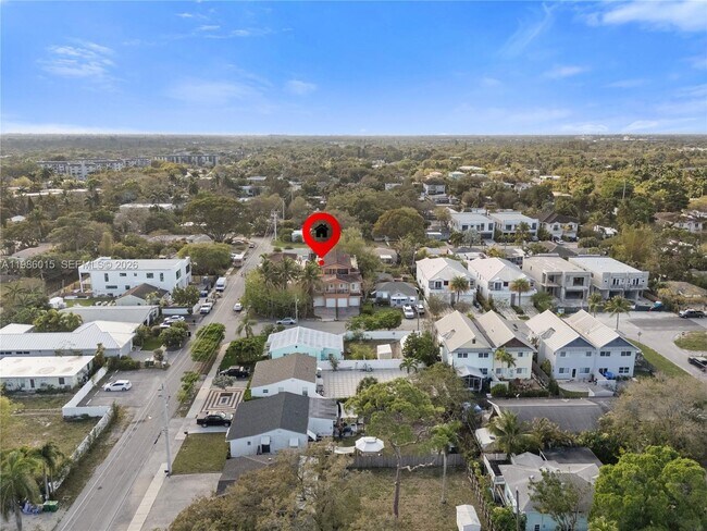 Building Photo - 819 SW 7th Ave