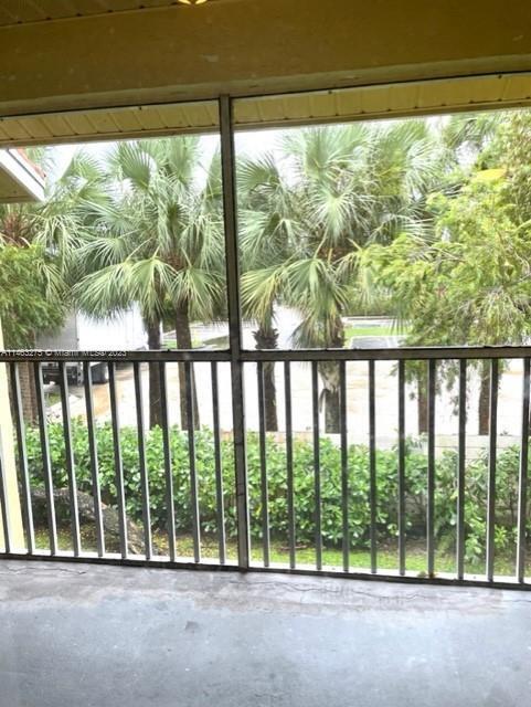 Building Photo - 931 Coral Club Dr