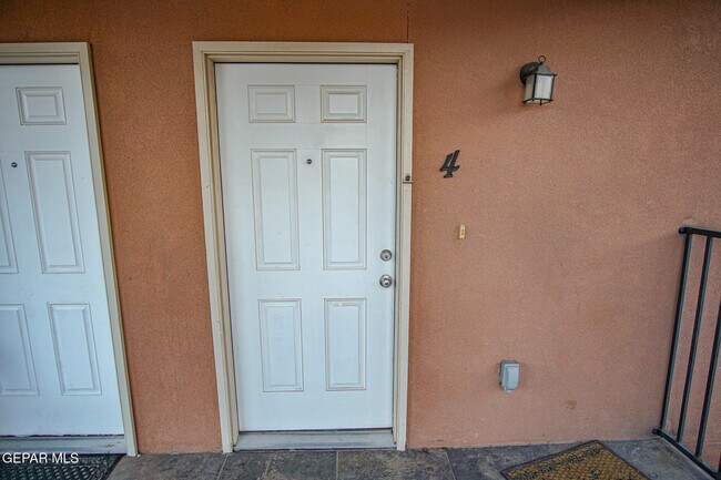Foto del edificio - 8685 N Loop Dr