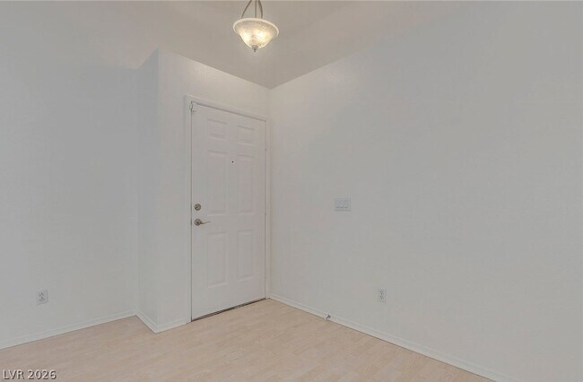 Building Photo - 7225 Scenic Hills Dr