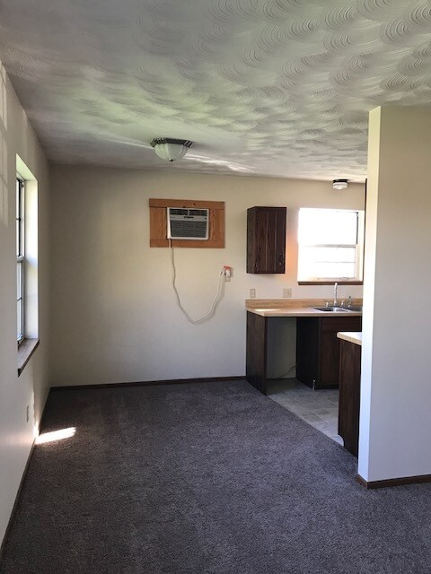 Building Photo - 200 Villard St
