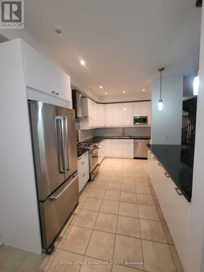 Photo du bâtiment - 1633-1633 Northmount Ave