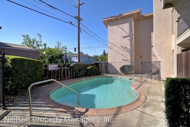 Building Photo - 3900 H St
