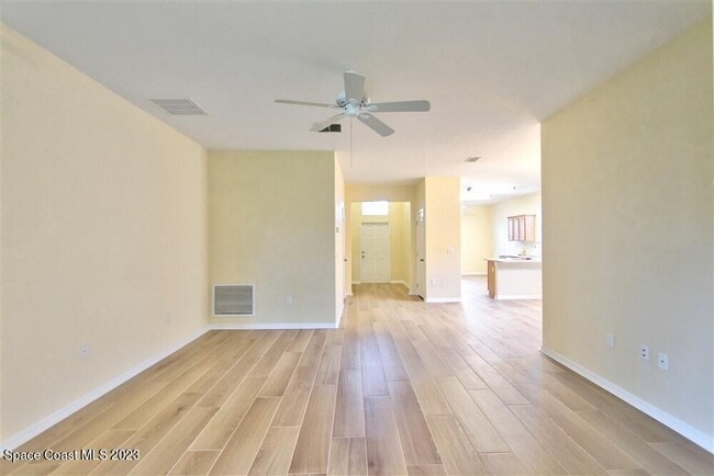 Building Photo - 5834 Trieda Dr
