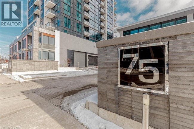Photo du bâtiment - 75 Eglinton Ave W