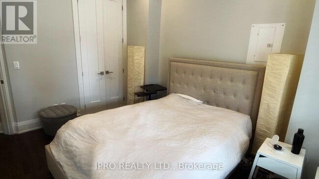Building Photo - 471-2-M471 Ossington Ave