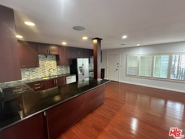 Foto del edificio - 2721 2nd St