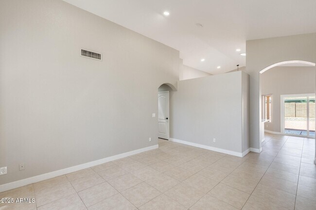 Foto del edificio - 9842 W Burnett Rd
