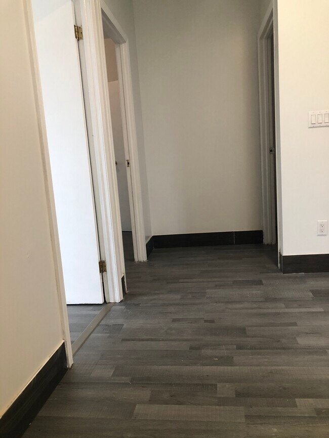 Foto del edificio - 1702 Madison St