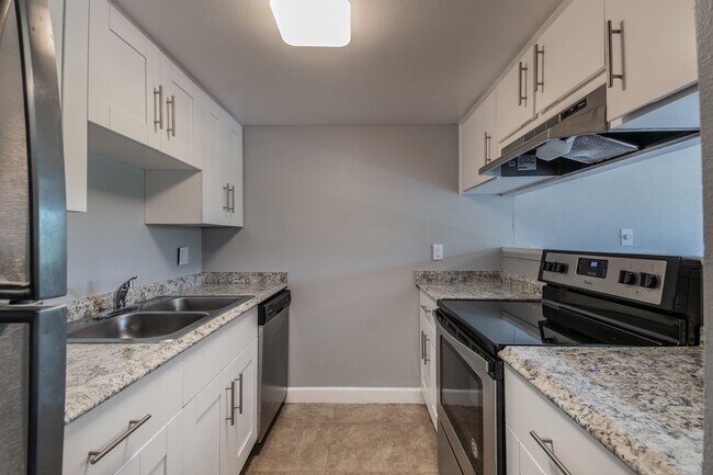 Foto del edificio - 5820 N Church Ave