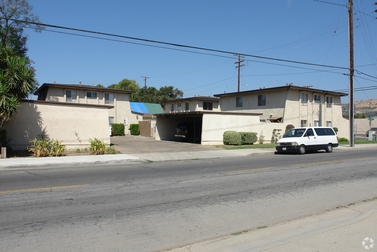 Building Photo - 1174 E Ventura St