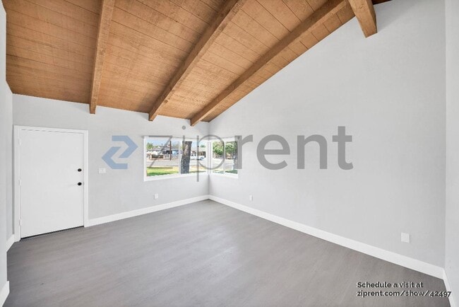 Building Photo - 10950 Saticoy St