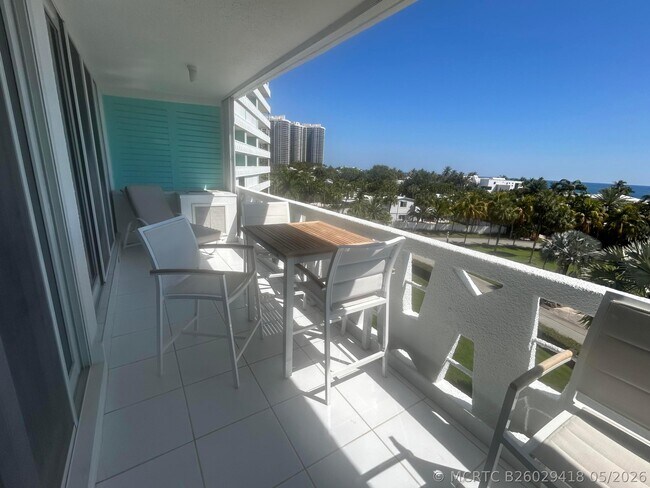 Foto del edificio - 2840 N Ocean Blvd