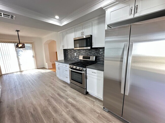 Foto del edificio - 45202 Pickford Ave