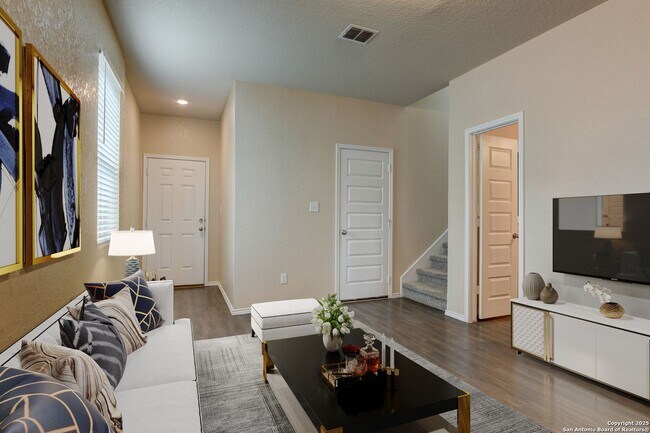 Building Photo - SPACIOUS 4-BEDROOM HOME IN SOMERSET TRAILS